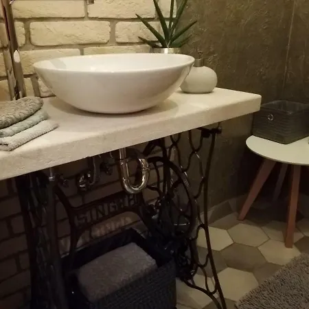 Casa Emilia * אומאג