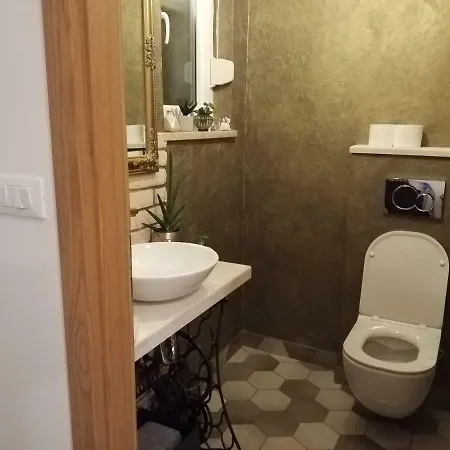 Casa Emilia * אומאג